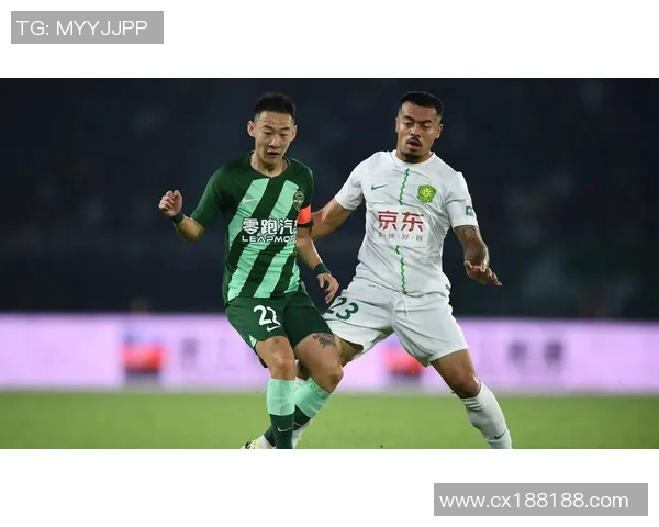 上海足球队在选拔赛积分榜中以51分稳居第一位置展现强劲实力 上海足球队在选拔赛积分榜中以51分稳居第一位置展现强劲实力